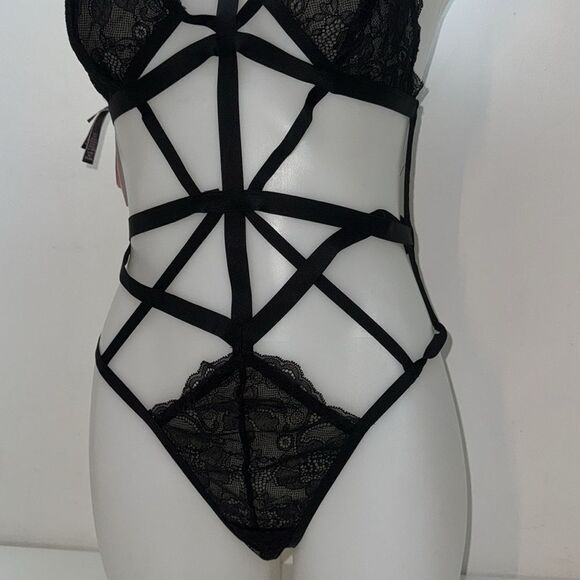 Sold out - Picture 3 of 5